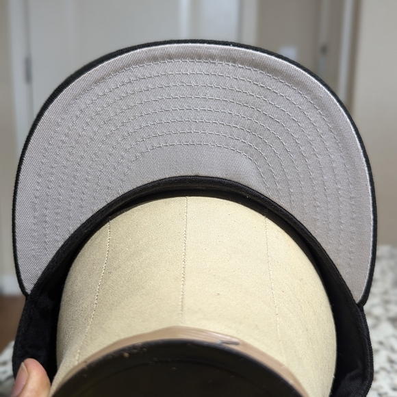 Toronto Raptors Snapback Hat - Picture 5 of 5